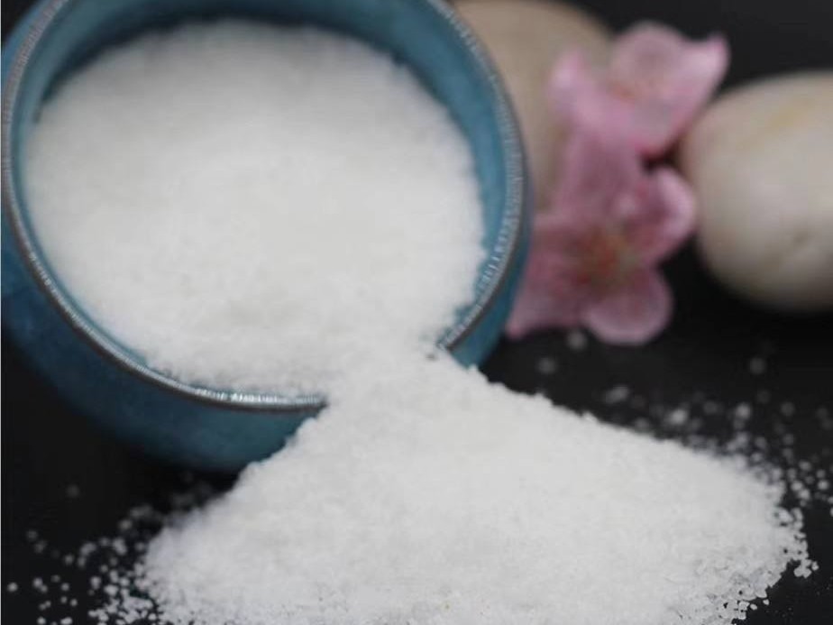 聚丙烯酰胺藥劑粘在衣服上怎麽處理？